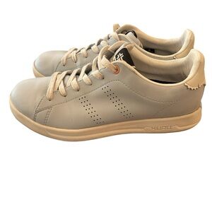 Kuru Roam Classic Court Sneaker Shoes Size 9B Leather Light Gray Women’s Comfort